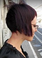 cieniowane fryzury krótkie - uczesanie damskie z włosów krótkich cieniowanych zdjęcie numer 82B